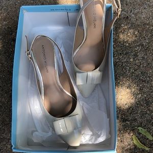 Antonio Melani Cream Slingbacks